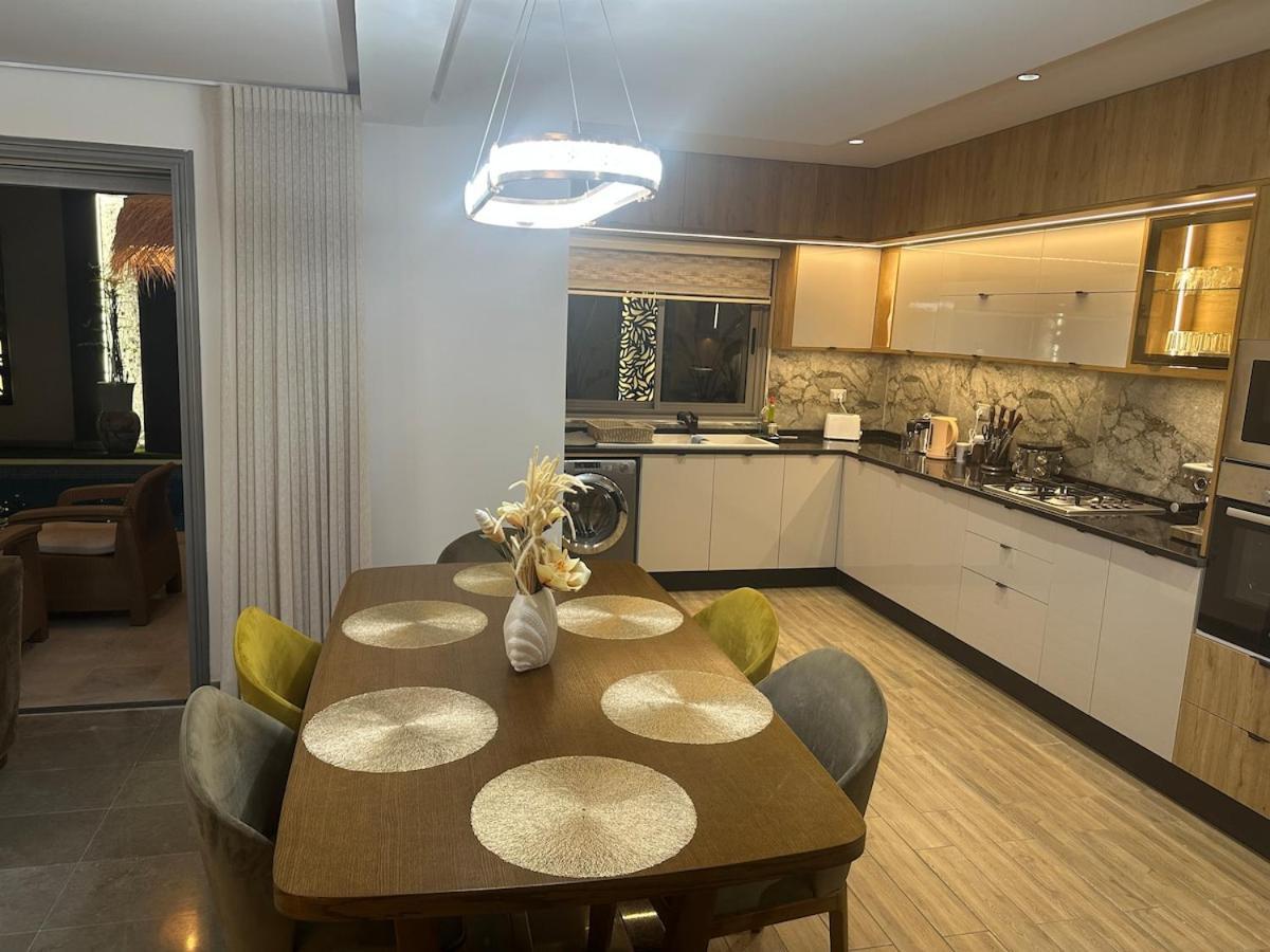 Luxurious Stella 2-bedroom With Pool