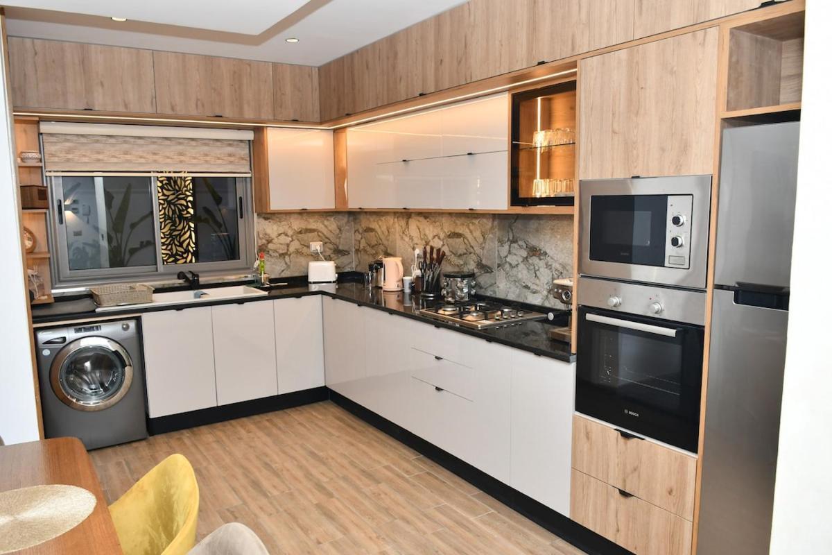 Apartment Luxurious Stella 2-bedroom With Pool
